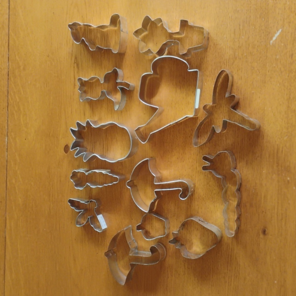 Cookie Cutters Lot/13 All Metal Representing Summer Gardens Flowers Insects Rain